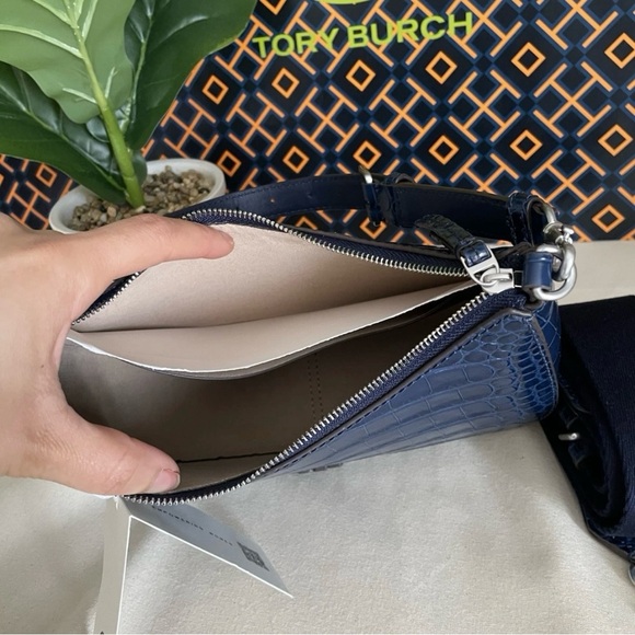 NWT, Tory Burch Blue Croc-Embossed convertible Women's crossbody Bag 2 straps - Picture 7 of 10